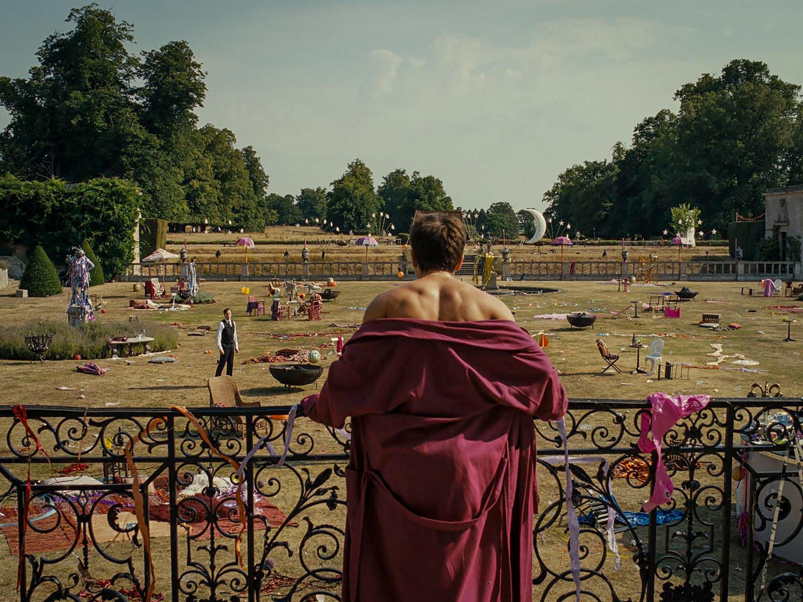 Questa immagine ha l'attributo alt vuoto; il nome del file è PrimeVideo_Saltburn_FirstLook3-scaled.jpg